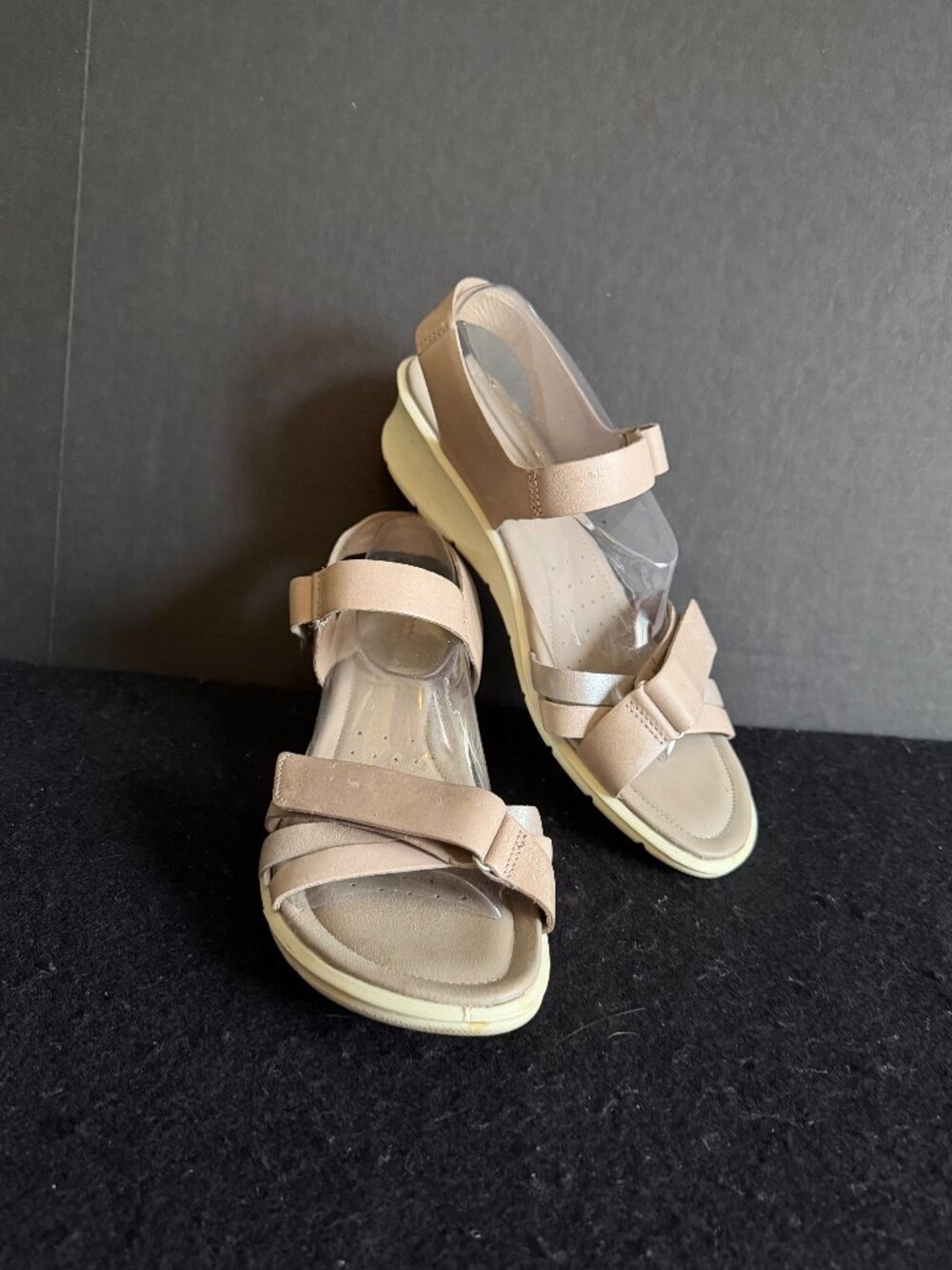 ECCO ‘Felicia’ Tan Leather Sandals Size 9 ½